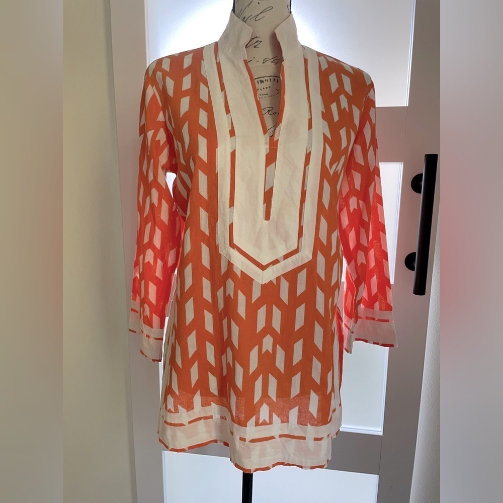 Sweet Lily orange and white tunic top size small EUC 🥰